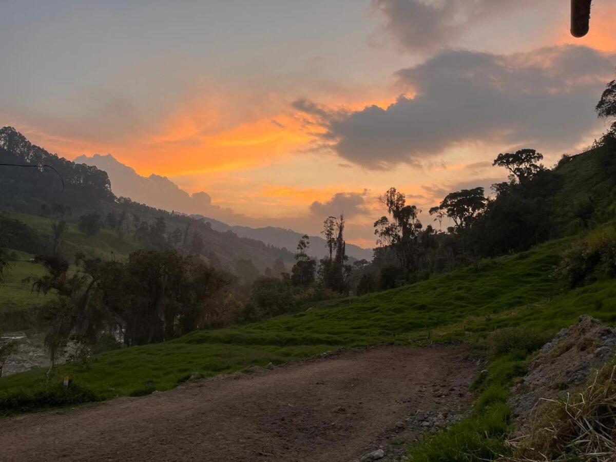 Alojamiento Con Vista Al Rio Y Paisajes Hermosos Villa Manizales Exterior foto