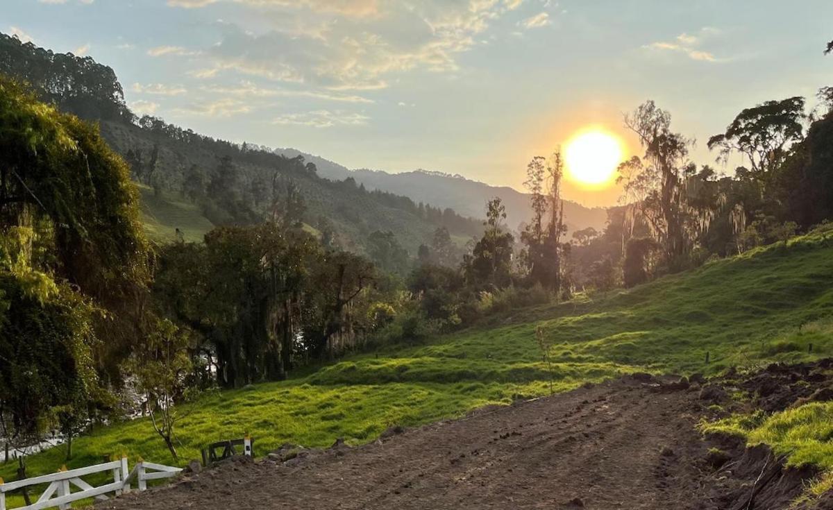 Alojamiento Con Vista Al Rio Y Paisajes Hermosos Villa Manizales Exterior foto